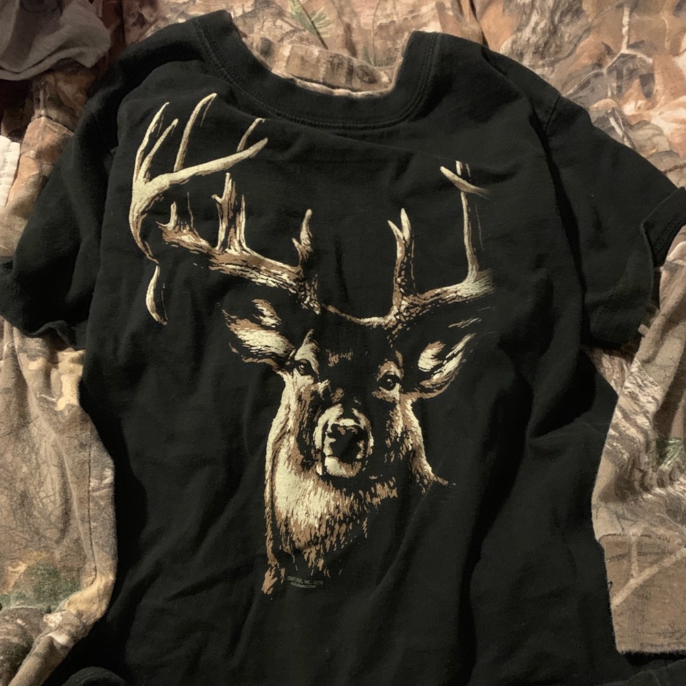 Long sleeve buck shirt with camo sleeves (boys M)